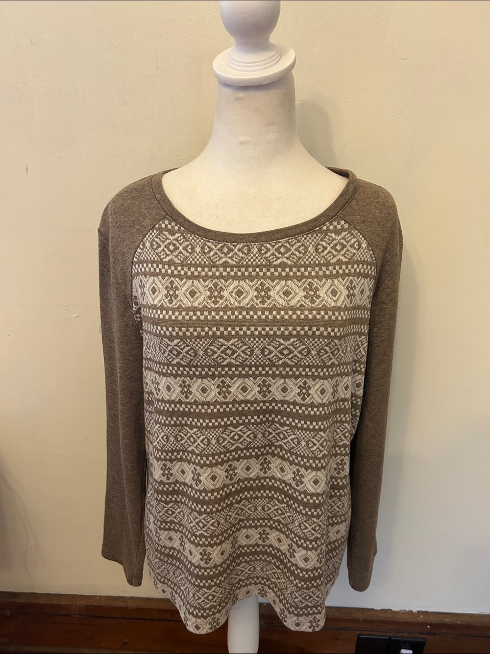 Talbots Patterned Raglan Long sleeve sweater Size L EUC